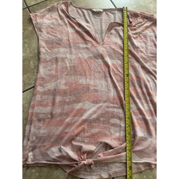 Lucky Brand M Soft Camo Front Tie Tee Blouse Pink Cotton Blend - Picture 4 of 6